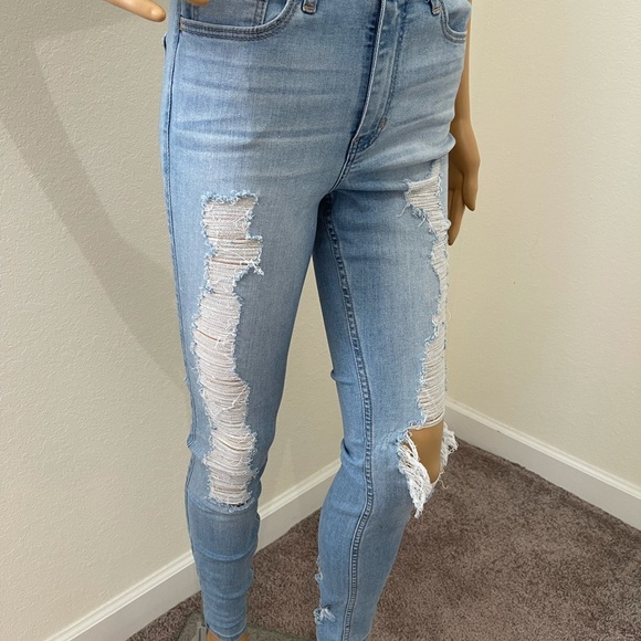 Hollister Distressed Jeans - Picture 4 of 14